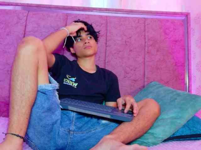 adonhix-firex Live Webcam on BongaCams