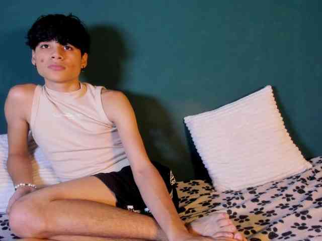 adonhix-firex Sex Cam Show