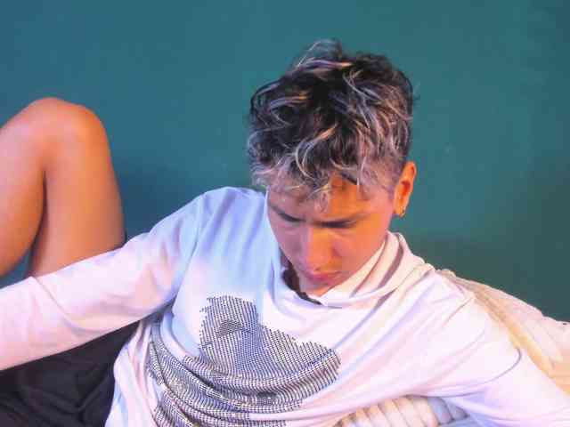 adonhix-firex Sex Cam Show