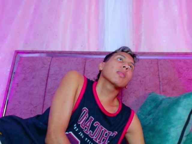 adonhix-firex Live Webcam on BongaCams