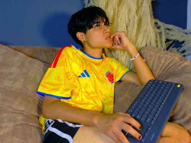adonhix-firex Sex Cam Show