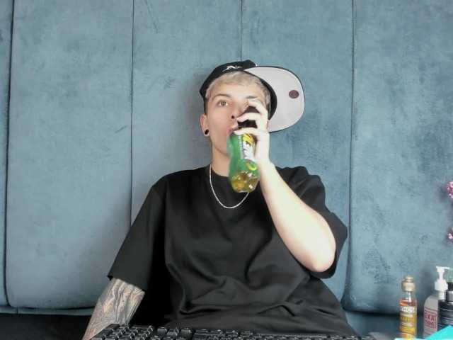 MeganThompson live cam on BongaCams