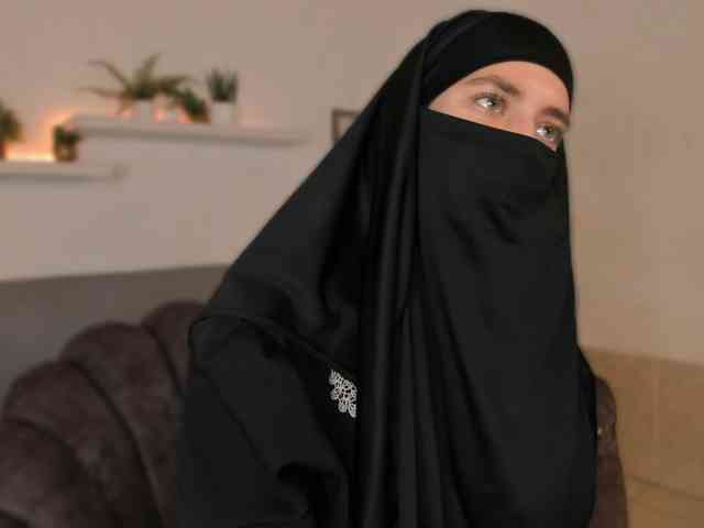Model: salma-arabic