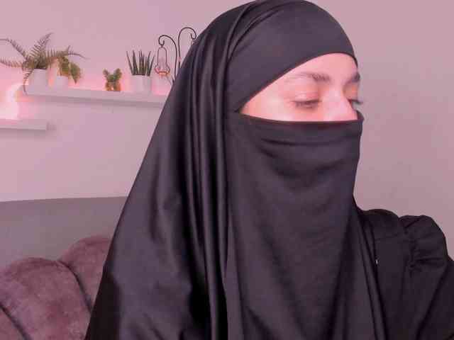 Model: salma-arabic