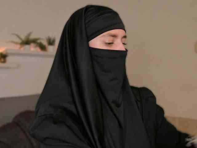 Model: salma-arabic