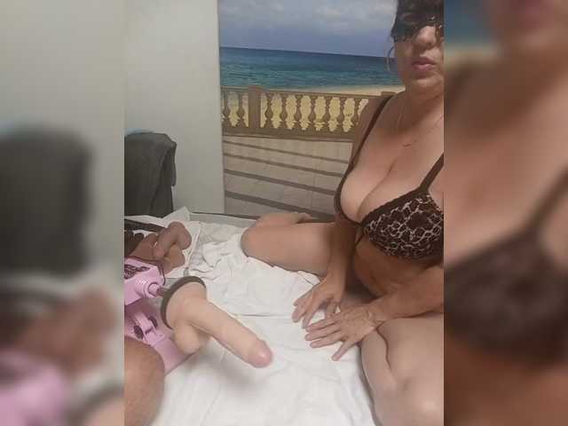 Sisinkaa4422 live webcam show