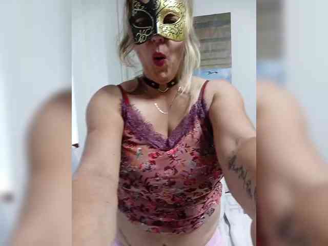 Sisinkaa4422 webcam