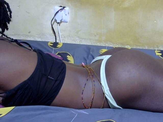 sexy-candy1 live cam on BongaCams