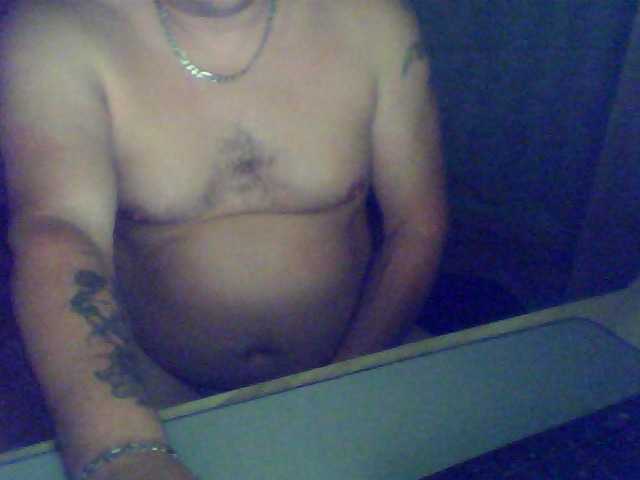 Vov4ik13 — live male cam