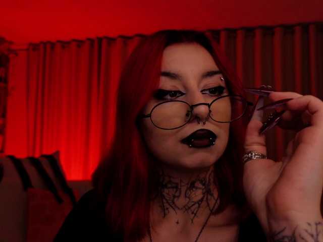 MistressMarcelline live cam preview