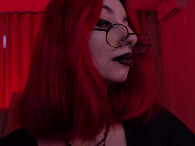 MistressMarcelline live cam