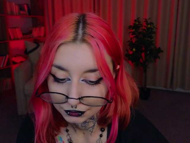 MistressMarcelline live webcam show