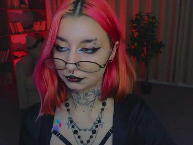 MistressMarcelline live webcam show
