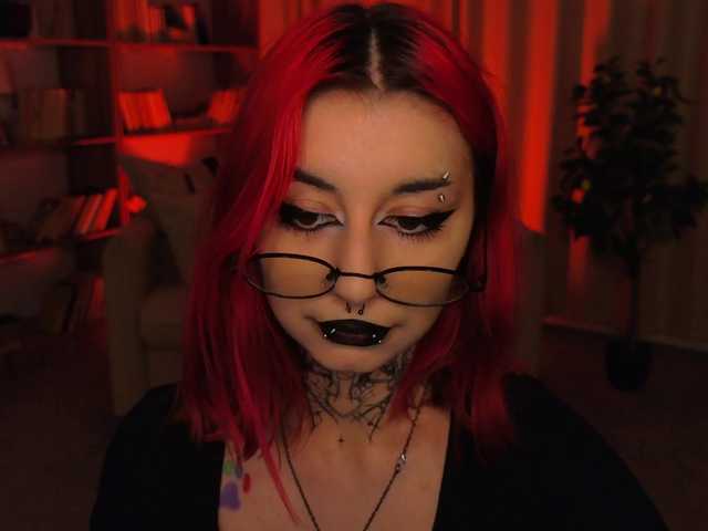 эро-сцены MistressMarcelline