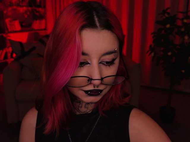 MistressMarcelline live cam preview