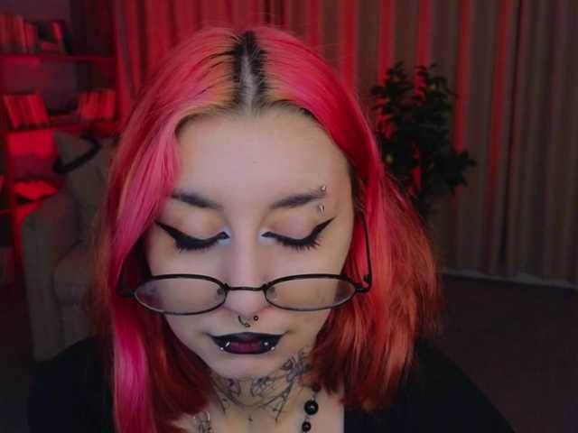 MistressMarcelline live webcam show