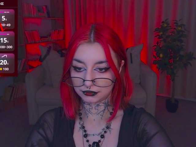 MistressMarcelline live cam