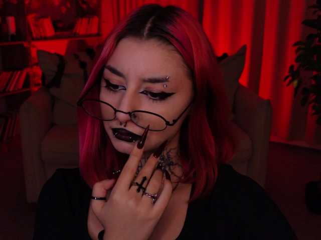 MistressMarcelline live cam preview