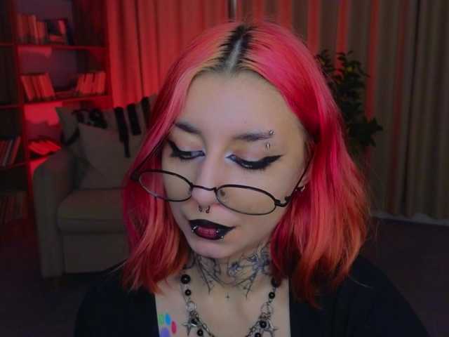 MistressMarcelline live webcam show