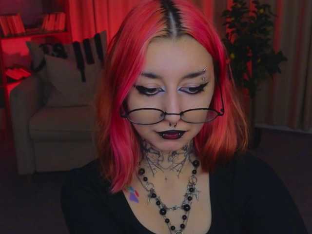 MistressMarcelline live webcam show