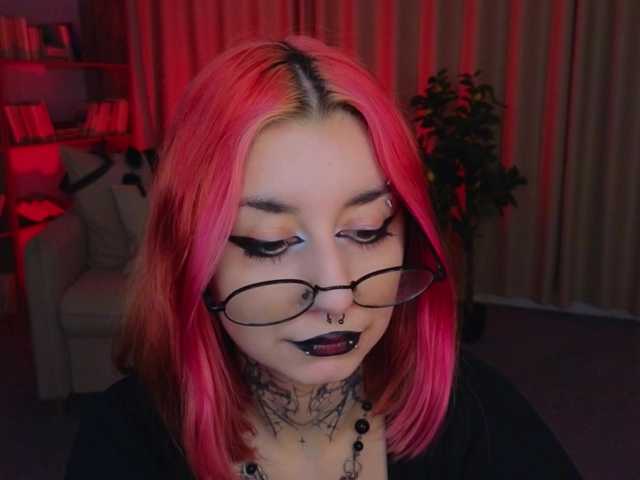 mistressmarcelline live sex