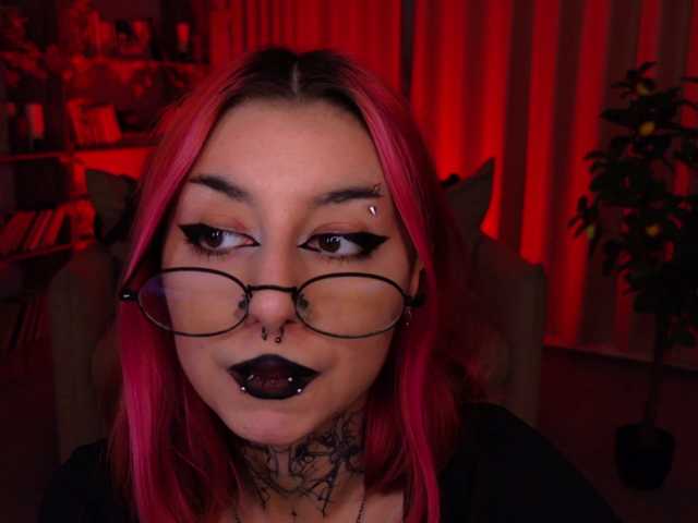 MistressMarcelline live cam preview