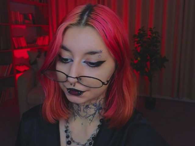 MistressMarcelline live webcam show