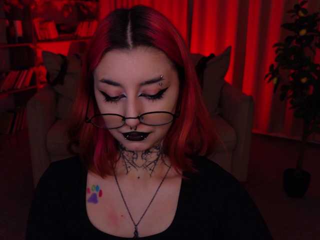 MistressMarcelline live cam preview