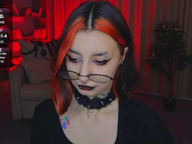 MistressMarcelline live cam