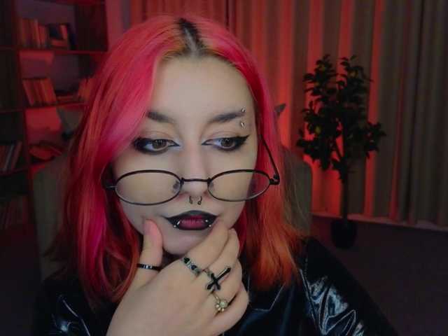 MistressMarcelline live cam on BongaCams