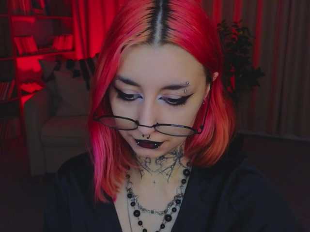 MistressMarcelline live webcam show