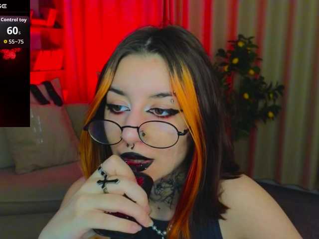 MistressMarcelline live cam