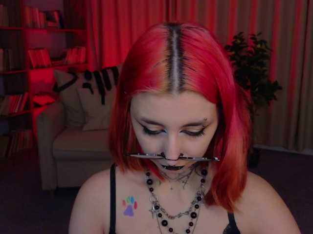 MistressMarcelline live webcam show