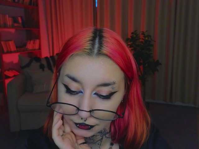 MistressMarcelline live webcam show