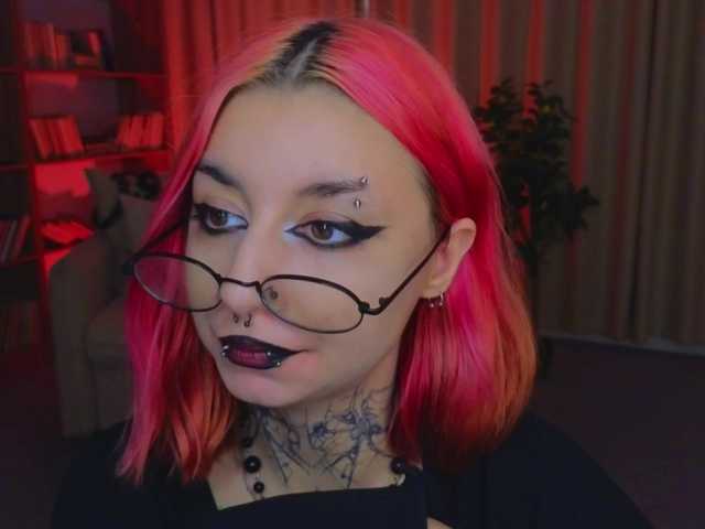 MistressMarcelline live webcam show