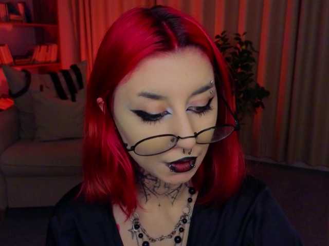 MistressMarcelline live cam on BongaCams