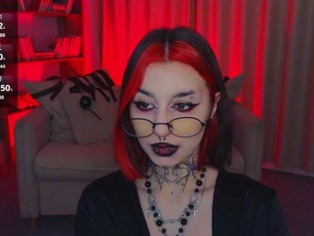 MistressMarcelline webcam