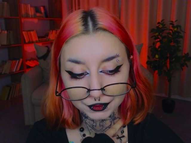 MistressMarcelline live cam on BongaCams