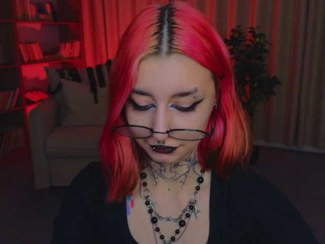 MistressMarcelline live webcam show
