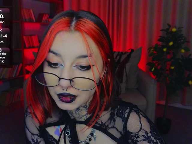 MistressMarcelline webcam