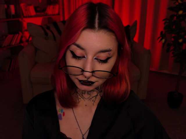 MistressMarcelline live cam preview