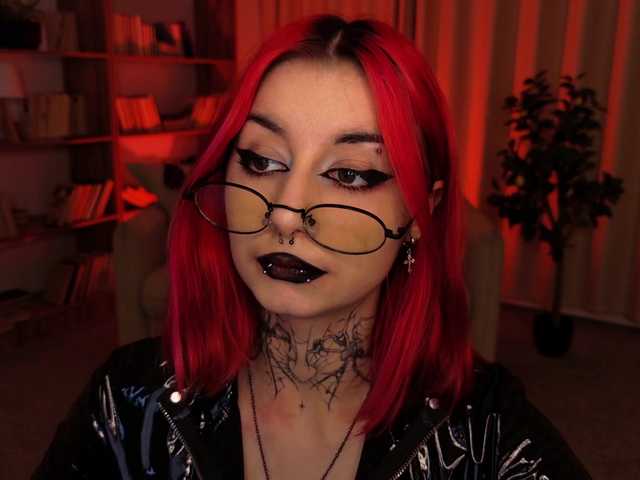 MistressMarcelline live cam on BongaCams