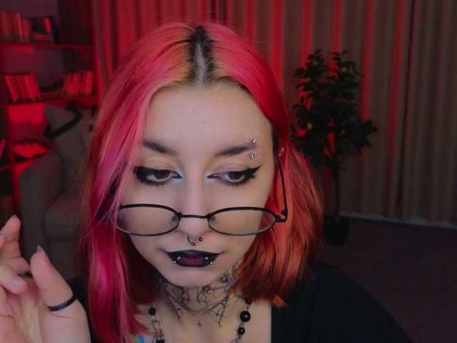 MistressMarcelline live webcam show