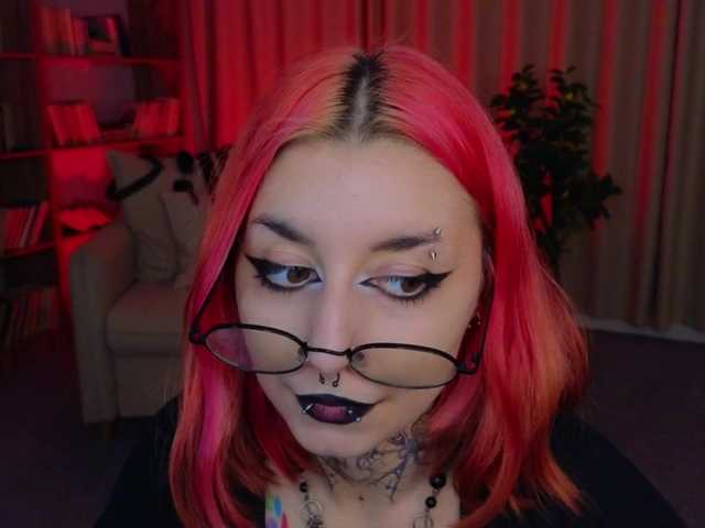 MistressMarcelline live webcam show