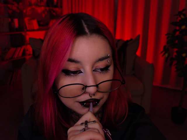 MistressMarcelline live cam on BongaCams