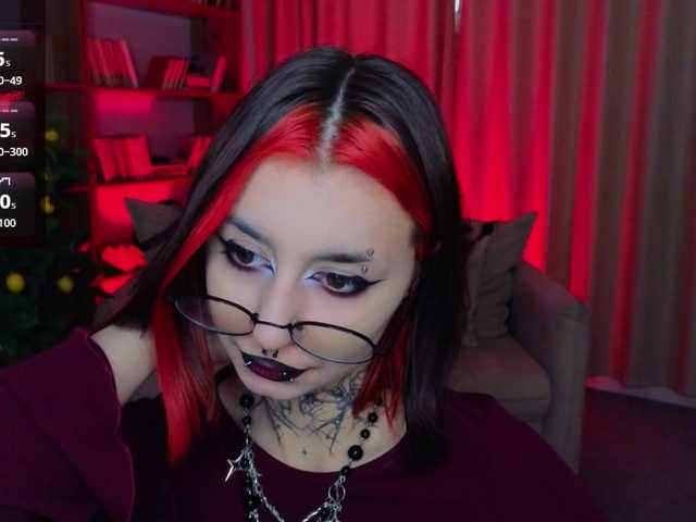 MistressMarcelline live cam