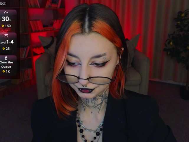 MistressMarcelline live cam