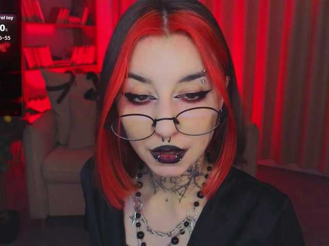 стрип от MistressMarcelline