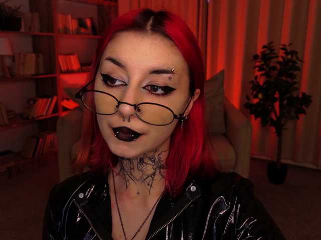 MistressMarcelline live cam on BongaCams