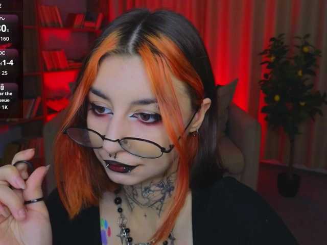 MistressMarcelline live cam